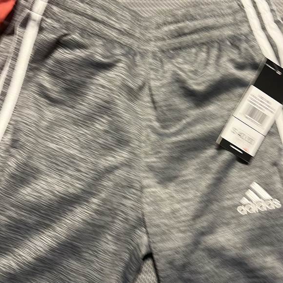 Boys adidas Sz 8 joggers BNWTs! 3 stripe pant elastic at ankle - Picture 3 of 5